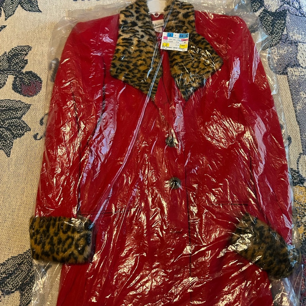 Elegant Red Trench Coat with Leopard Accents